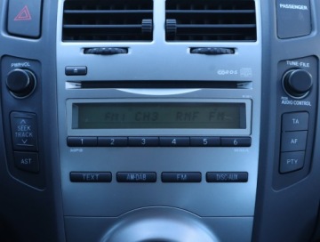 Toyota Yaris II Hatchback 5d 1.33 Dual VVT-i 101KM 2009 Toyota Yaris 1.33 Dual VVT-i, Salon Polska, zdjęcie 11