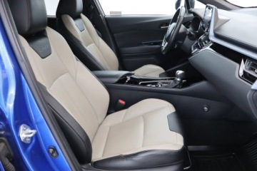 Toyota C-HR I Crossover Facelifting 1.8 Hybrid 122KM 2020 Toyota C-HR 1.8 Hybrid, Salon Polska, zdjęcie 8