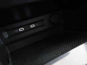 Volkswagen Tiguan Allspace SUV 2.0 TDI 200KM 2021 Volkswagen Tiguan Allspace 7 os. 4x4 DSG full LED, zdjęcie 27