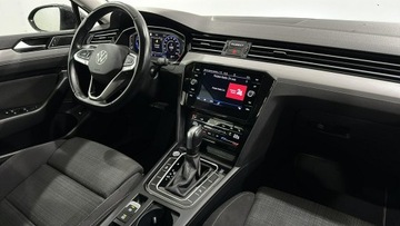 Volkswagen Passat B8 Variant Facelifting 2.0 TSI 190KM 2021 Volkswagen Passat 2.0 TSI Business DSG Kombi, zdjęcie 13