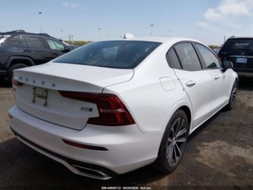 Volvo S60 III 2022 Volvo S60 Momentum 2022 2.0 Benzyna 247KM, zdjęcie 4