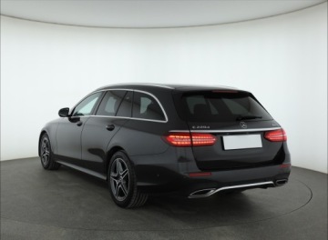 Mercedes Klasa E W213 All-terrain Facelifting 2.0 E220d 194KM 2021 Mercedes E E 220 d 4MATIC, Salon Polska, zdjęcie 3