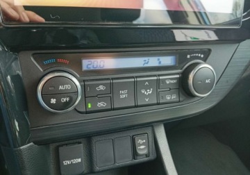 Toyota Auris II Hatchback 5d Dual VVT-i 100 99KM 2014 Toyota Auris Kupiony w Polsce - benzyna - przebieg 119.000 km 1.3 Benzyna, zdjęcie 27