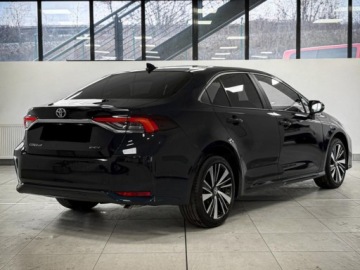 Toyota Corolla XII Sedan Facelifting 1.8 Hybrid 140KM 2025 Od ręki - Style 1.8 Hybrid 140KM | Podgrzewane fotele!, zdjęcie 3