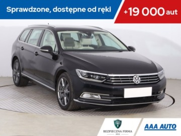 Volkswagen Passat B8 Variant 2.0 TDI BlueMotion SCR 190KM 2016 VW Passat 2.0 TDI, Salon Polska, 187 KM, Automat