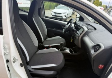 Toyota Aygo II Hatchback 5d 1.0 VVT-i 69KM 2017 Toyota Aygo 1,0 69KM Klimatyzacja Kamera Navi Benzyna 69KM, zdjęcie 14