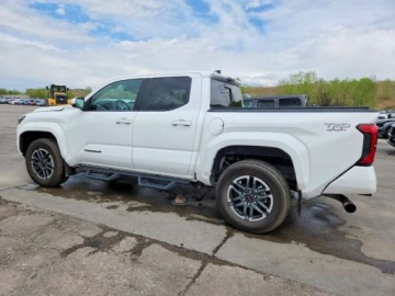 Toyota Tacoma II 2024 Toyota Tacoma 2024 TOYOTA TACOMA TRD SPORT 2.4 Benzyna 278KM, zdjęcie 2