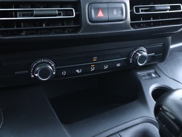 Opel Combo E Kombivan 1.2 Turbo 110KM 2019 Opel Combo 1.2 Turbo, Salon Polska, Serwis ASO, zdjęcie 17