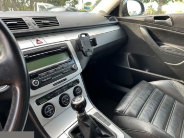 Volkswagen Passat B6 Variant 2.0 TDI-CR DPF 140KM 2009 Volkswagen Passat 2.0 TDI DPF Comfortline 140KM 2009r, zdjęcie 18