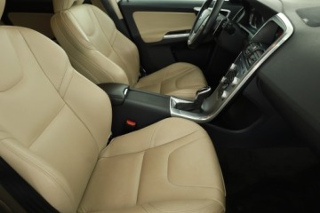 Volvo XC60 I SUV Facelifting 2.0 D4 DRIVE-E 190KM 2016 Volvo XC60 D4, Salon Polska, 187 KM, Automat, zdjęcie 6