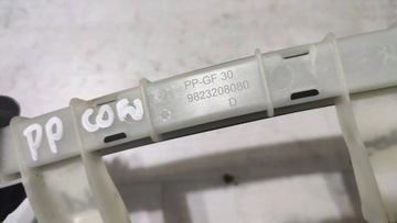 OPEL CORSA F 1.2 22R. PŘEDNÍ STRANA PRAVÁ VÝZTUHA OKNO DVEŘE