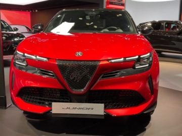Alfa Romeo Junior SUV 1.2 Hybrid 145KM 2026 ALFA ROMEO Junior Ibrida Ti Suv 1.2 (145KM) 2026, zdjęcie 4