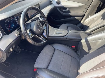 Mercedes Klasa E W213 Limuzyna Facelifting 2.0 E220d 194KM 2021 Mercedes-Benz E 220 220d 4 Matic, Pakiet AMG, Salo, zdjęcie 8
