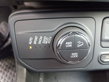 Jeep Renegade 2020 Jeep Renegade Jeep Renegade TRAILHAWK 1.3 180KM 4x4 Salon Pl 1.3 180KM, zdjęcie 32