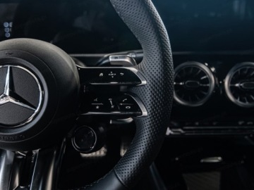 Mercedes Klasa A W177/V177 Hatchback AMG Facelifting 2.0 A35 306KM 2026 MERCEDES-BENZ A Klasa 35 AMG 4-Matic 2.0 (306KM) 2026, zdjęcie 11