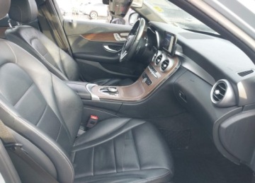 Mercedes Klasa C W205 Kabriolet Facelifting 2.0 300 258KM 2019 Mercedes-Benz Klasa C MERCEDES-BENZ C 300 4MATIC 2.0 Benzyna 259KM, zdjęcie 8