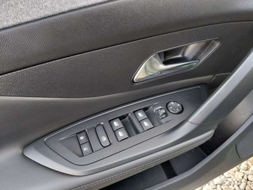 Peugeot 2023 Peugeot 308 Navi Kamera Full LED Klimatronik Sensor Elektryka PDC 1.2 130KM, zdjęcie 9