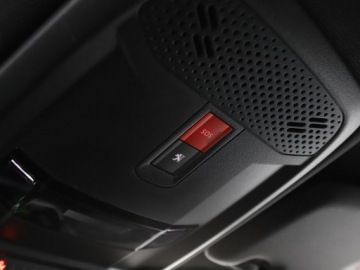 Peugeot 2008 I SUV Facelifting 1.2 PureTech 130KM 2019 Peugeot 2008 full LED półskóra virtual cocpit, zdjęcie 36