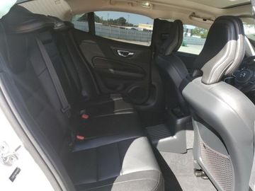 Volvo S60 III 2022 Volvo S60 T8 Recharge R-Design Expression 2022 2.0l 2.0 Hybryda 400KM, zdjęcie 10