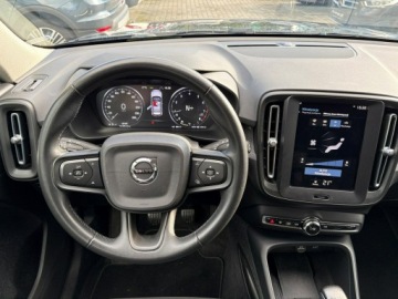 Volvo XC40 Crossover Facelifting 1.5 T2 129KM 2022 Volvo XC 40 T2 Lifting Hak składany FV23%, zdjęcie 13
