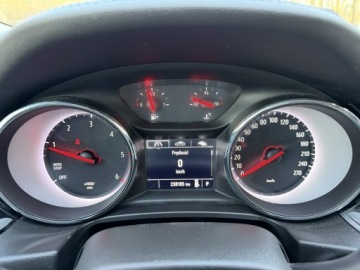 Opel Insignia II Sports Tourer 2.0 CDTI 170KM 2018 Opel Insignia Cosmo 2.0 CDTI 170 km Navi Alu17'', zdjęcie 34