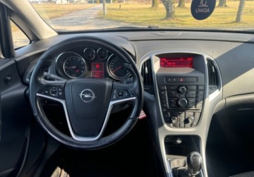 Opel Astra J GTC 1.4 Turbo ECOTEC 140KM 2013 Opel Astra Niski przebieg, zadbany, 1.4 turbo 140 koni 1.4 Benzyna 140KM, zdjęcie 13