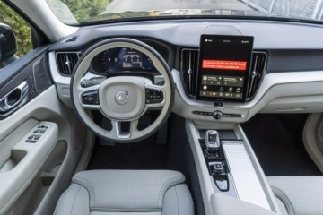 Volvo XC60 II 2025 Volvo XC 60 Plus Dark B5 AWD mild hybrid Benzyna, zdjęcie 17