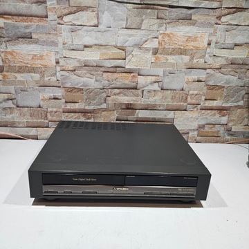 Видеомагнитофон MITSUBISHI HS-M54