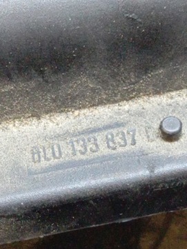 AUDI TT 8N 1.8T POUZDRO FILTRU VZDUCHU 8L0133837B