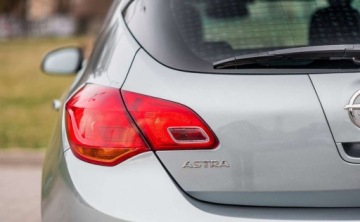 Opel Astra J GTC 1.4 Turbo ECOTEC 120KM 2015 Opel Astra Opel Astra 1.4 Benzyna 120KM, zdjęcie 15