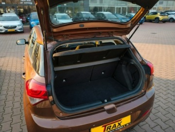 Hyundai i20 II Coupe 1.2 MPI 84KM 2016 Hyundai i20 1.2 84KM,Podgrzewane fotele i kierowni, zdjęcie 1