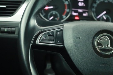 Skoda Rapid II Liftback Facelifting 1.0 TSI 95KM 2018 Skoda Rapid 1.0 TSI, Salon Polska, Klima, zdjęcie 13