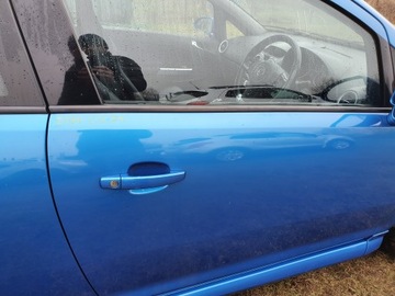 ДВЕРЬ ПЕРЕДНЯЯ ПРАВАЯ OPEL CORSA D Z291 3D