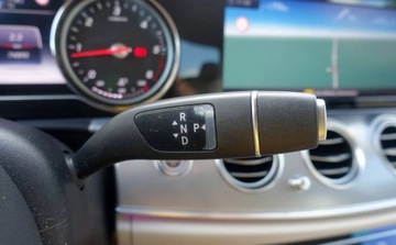 Mercedes Klasa E W213 Limuzyna 2.0 220d 194KM 2018 Mercedes-Benz Klasa E 220d 195KM 4Matic Salon PL 2 wlasciciel Bogate wypos, zdjęcie 29