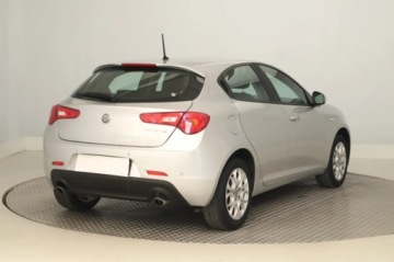 Alfa Romeo Giulietta Nuova II Hatchback 5d Facelifting 2016 2.0 JTDM-2 16v 175KM 2018 Alfa Romeo Giulietta 2.0 JTDM, Salon Polska, zdjęcie 4
