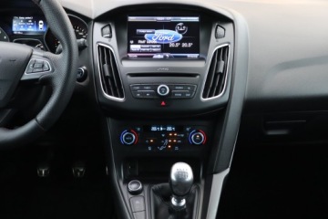 Ford Focus III Hatchback 5d facelifting 1.0 EcoBoost 125KM 2016 Ford Focus 1.0 EcoBoost, Salon Polska, Serwis ASO, zdjęcie 11