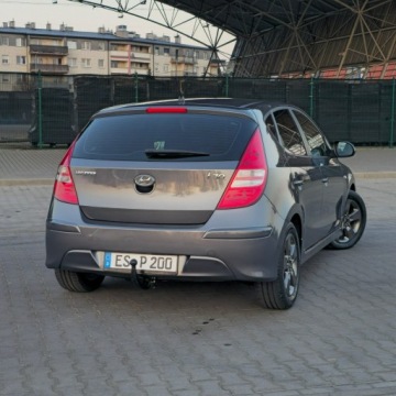 Hyundai i30 I Hatchback 1.4 109KM 2010 Hyundai i30 1.4 Blue Classic, zdjęcie 13