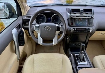 Toyota Land Cruiser VI MPV Faceliting 2.8 D-4D 177KM 2016 Toyota Land Cruiser Toyota Land Cruiser LC 2.8 D-4D Premium 2.8 Diesel, zdjęcie 5