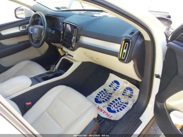 Volvo XC40 Crossover 2.0 T5 247KM 2020 Volvo XC 40 T5 Momentum 2020 2.0l 2.0 Benzyna 248KM, zdjęcie 8