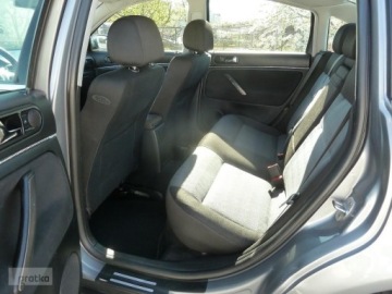 Volkswagen Passat B5 Sedan 1.9 TDI 130KM 2001 Volkswagen Passat Volkswagen Passat B5 Highline Klimatronik Zmieniarka Zar, zdjęcie 5