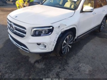 Mercedes GLB 2023 Mercedes-Benz GLB 2023 r., 2,0L 250 4MATIC 2.0 Benzyna 221KM, zdjęcie 9