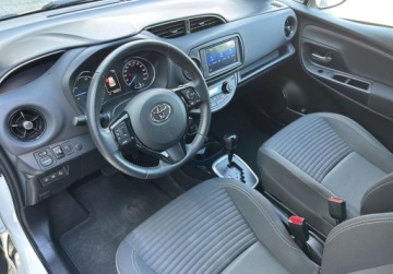 Toyota Yaris III Hatchback 5d Facelifting 2017 1.5 Hybrid 100KM 2019 Toyota Yaris Hybrid Selection, EV Mode, Tempomat, Kamera, Salon PL, 1 wlas, zdjęcie 5