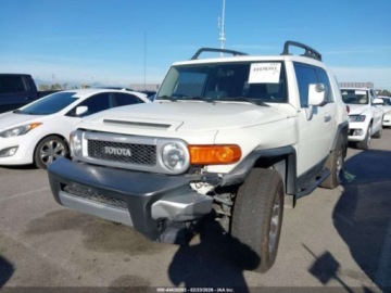 Toyota FJ Cruiser 2013 Toyota FJ 2013 r., 4,0L 4.0 Benzyna 260KM, zdjęcie 2