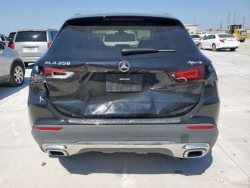 Mercedes GLA II 2022 Mercedes-Benz GLA 250 4Matic 2022 2.0l 2.0 Benzyna 221KM, zdjęcie 2