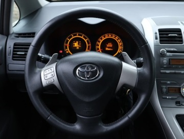 Toyota Auris I 2010 Toyota Auris 1.6 Valvematic, Automat, Klima, zdjęcie 17