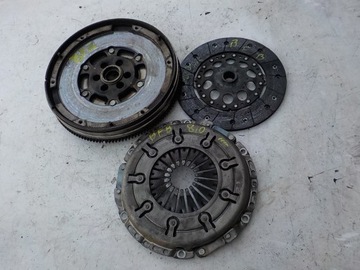 AUDI A4 B6 B7 1.8T BFB KOLO DVOUHMOTNÉ SPOJKA