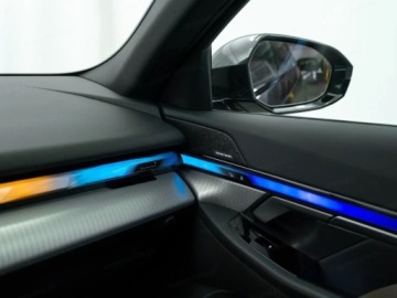 BMW Seria 5 G90-91 Touring 2.0 520d 197KM 2025 BMW Seria 5 Touring 520d xDrive Sport Combi 2.0 (197KM) 2025, zdjęcie 11