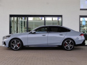 BMW Seria 5 G90-91 2026 BMW Seria 5 540d xDrive Sport Sedan 3.0 (303KM) 2026, zdjęcie 1