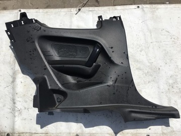 BOK ČALOUNĚNÍ LEVÝ ZADNÍ PEUGEOT 208 3D