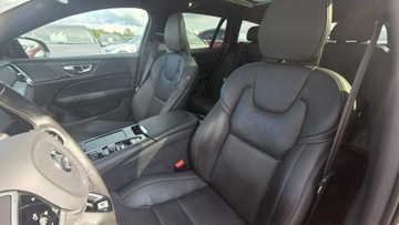 Volvo V60 II  2020 Volvo V60 t6 awd twin engine geartronic RDeasing, zdjęcie 20